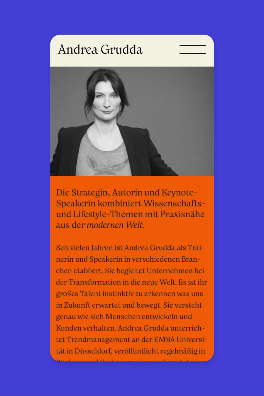 Smartphone-Mockup der Andrea-Grudda-Website, visualisiert die Vita Unterseite von Andrea Grudda mit Portrait