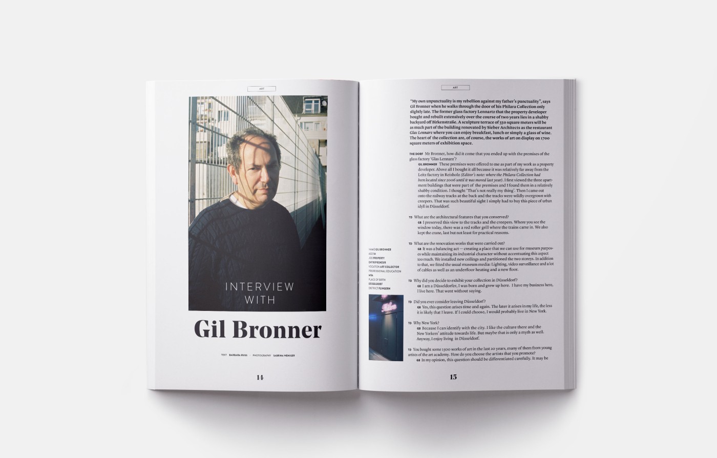 Slider verschiedener Doppelseiten Mockups - Einblick in THE DORF THE MAG 1 und 2 auf wei&szlig;em Hintergrund